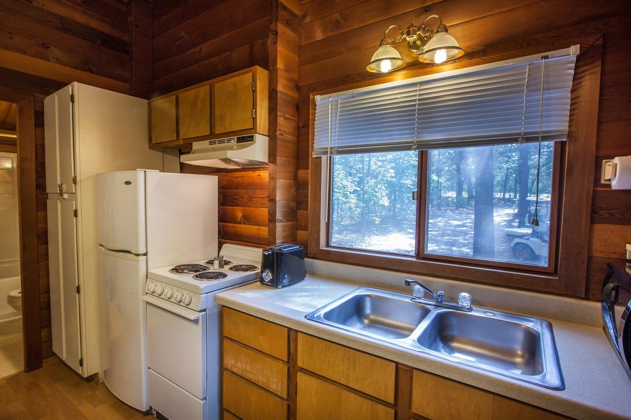 Willow Spring Lake Texoma Camping Resort Cabin 4 מראה חיצוני תמונה